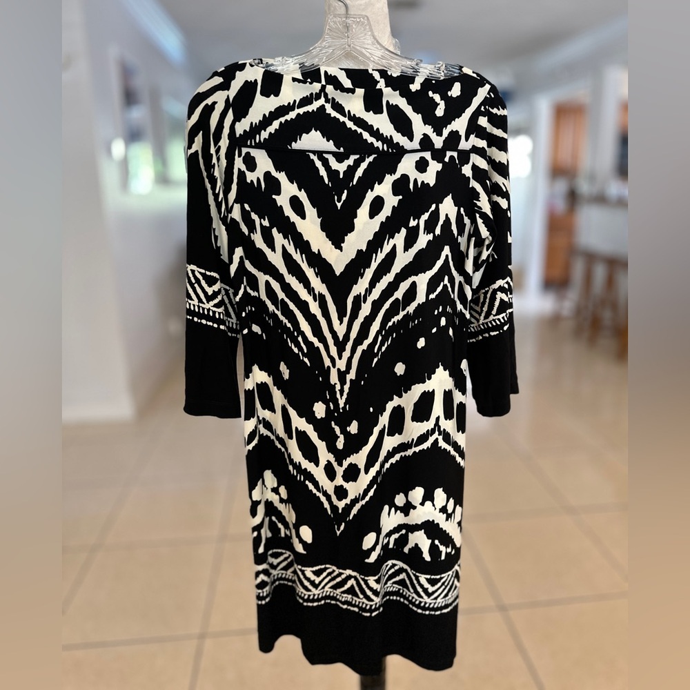 Lucy & Laurel Monochrome Geometric Dress